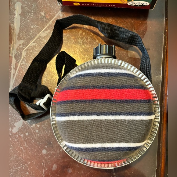 4 Quart Desert Water Canteen Camping Fishing Hiking Outdoor Survival - NEW - Picture 2 of 10